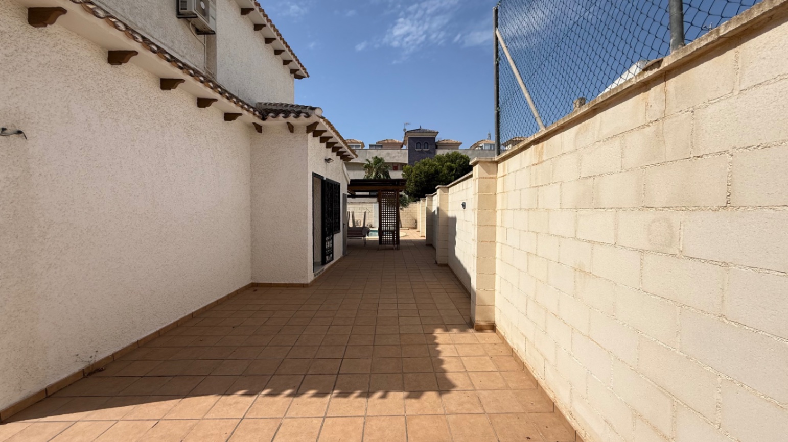 Terrace in villa for sale in Orihuela