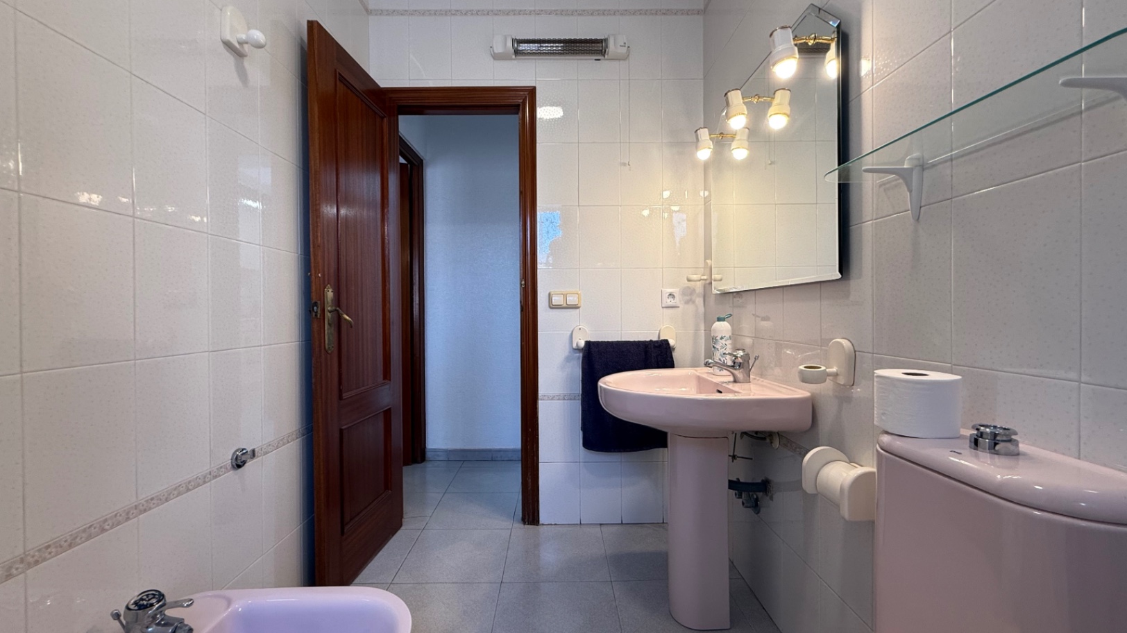 Master bedroom in villa for sale in Orihuela