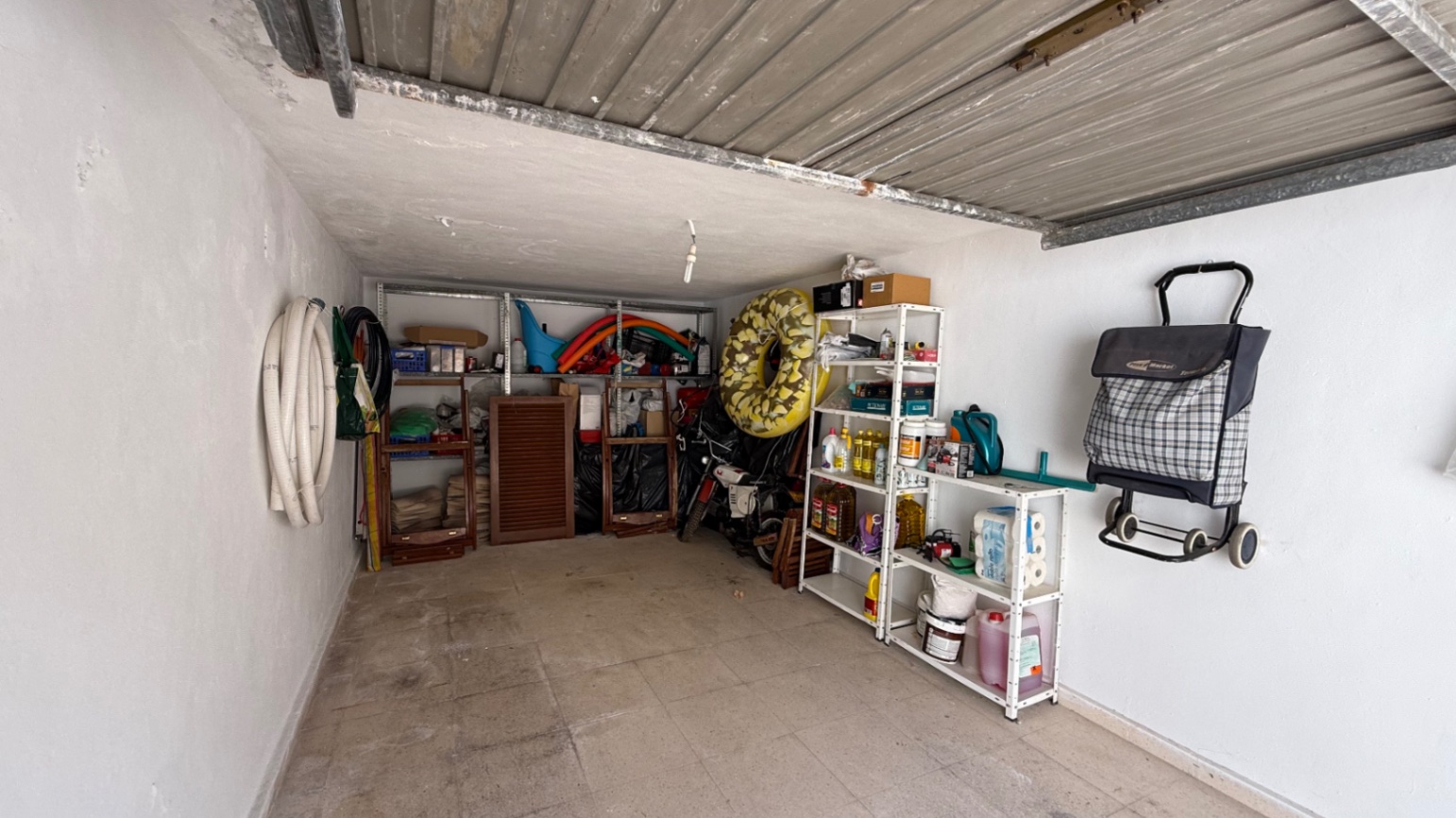 Bedroom in villa for sale in Orihuela