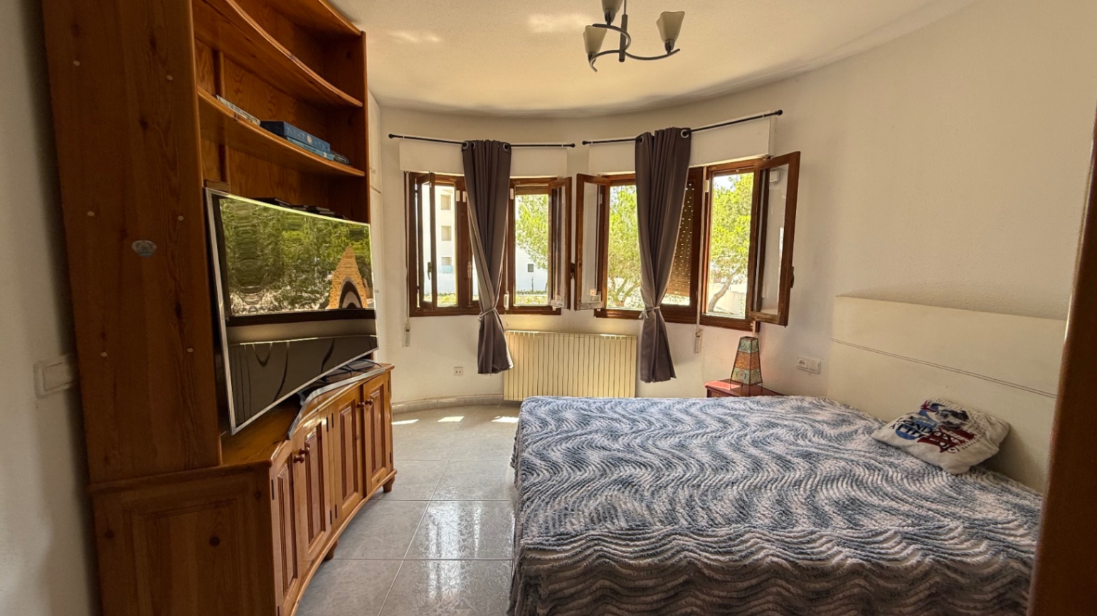 Bedroom in villa for sale in Orihuela