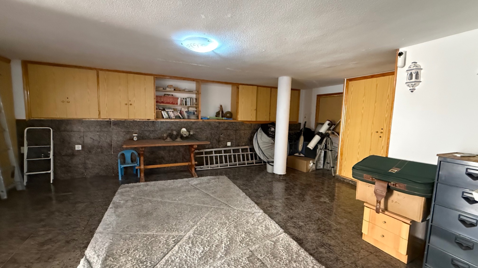 Pool area in villa for sale in Orihuela