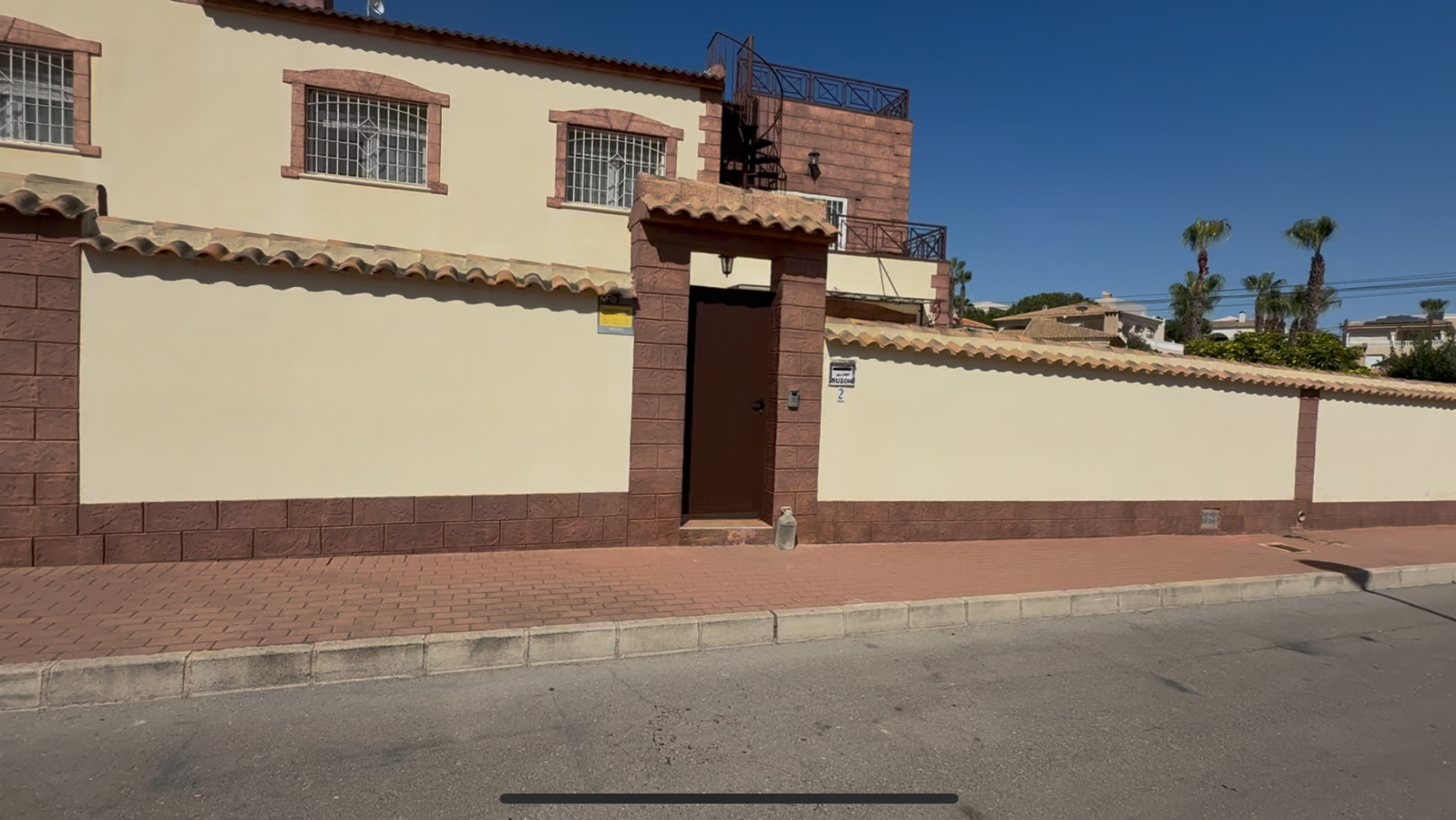 Master bedroom in villa for sale in Torrevieja