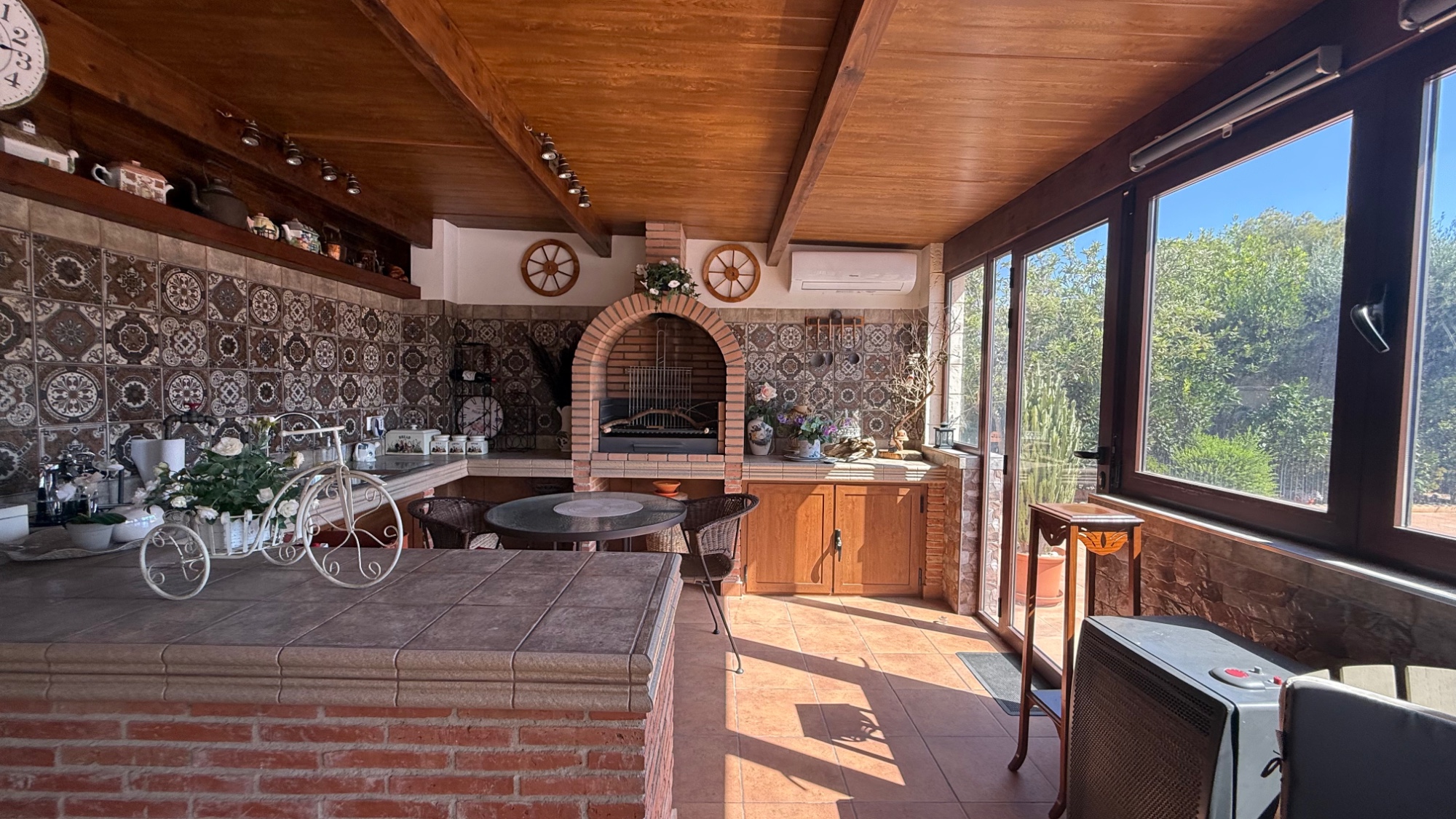 Terrace in villa for sale in Torrevieja