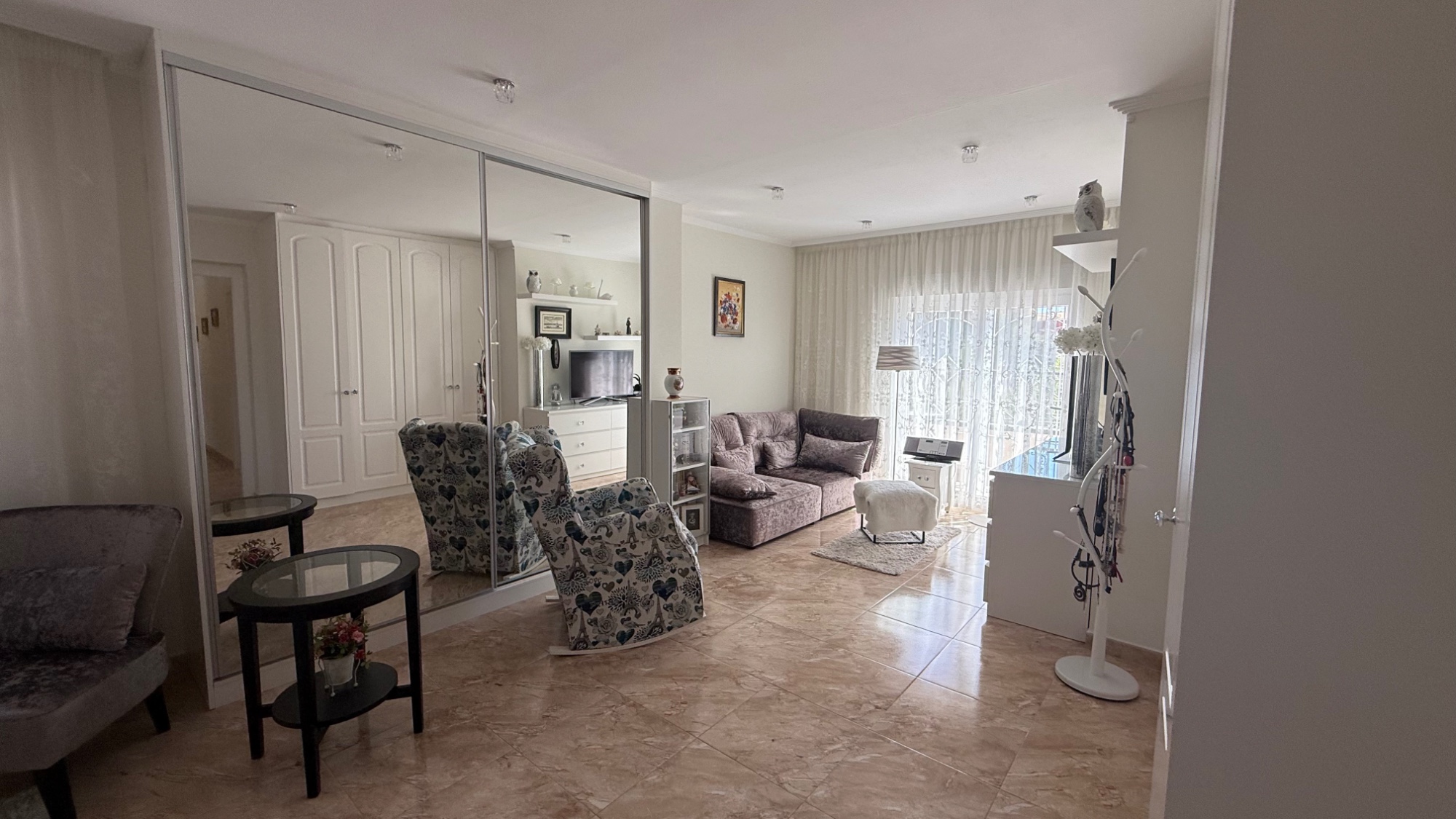 Bedroom in villa for sale in Torrevieja
