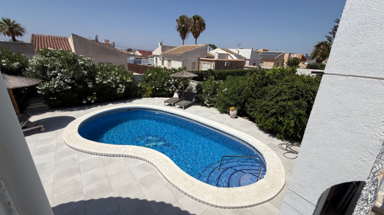 Terrace in villa for sale in Torrevieja