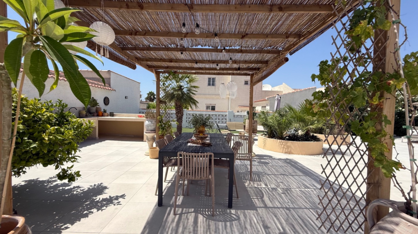 Garden in villa for sale in Torrevieja