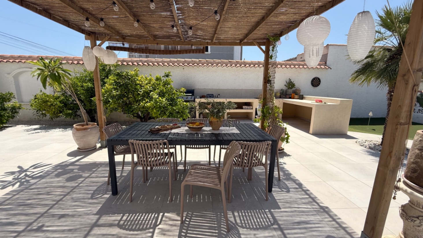 Dining area in villa for sale in Torrevieja
