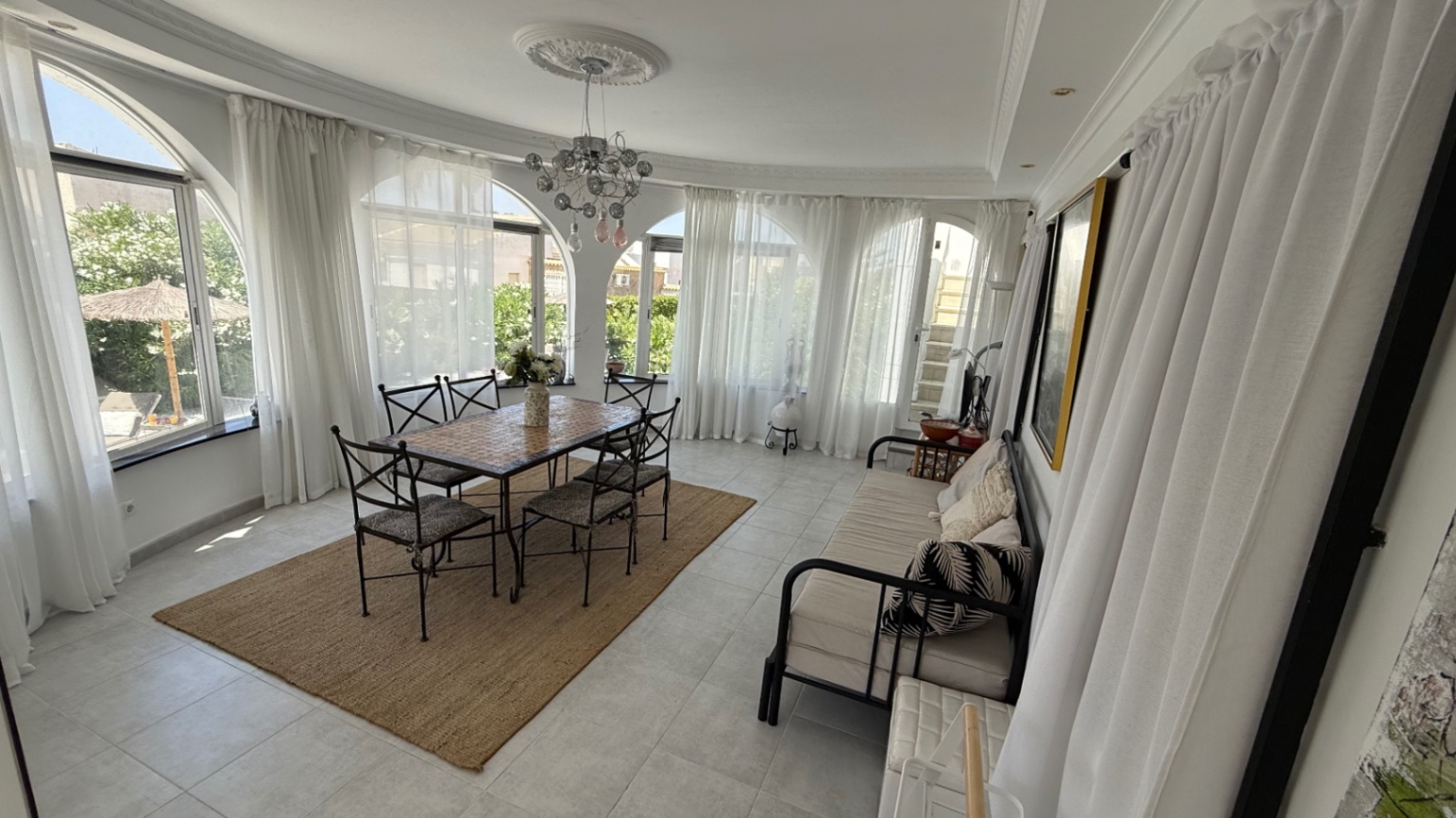 Introducing this beautifully presented three-bedroom, two-bathroom detached villa, ideally located i