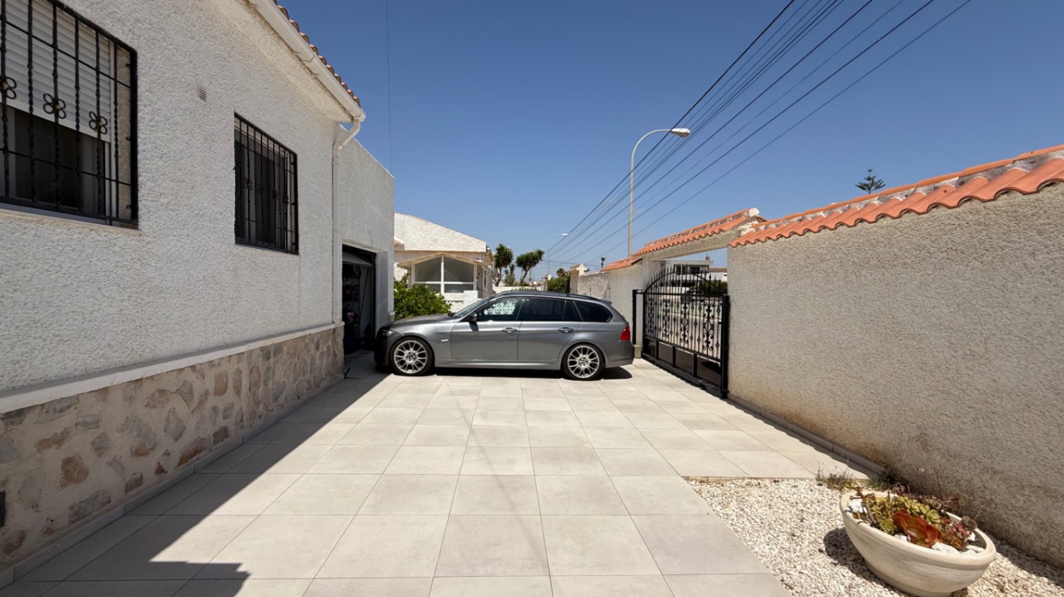 Garden in villa for sale in Torrevieja