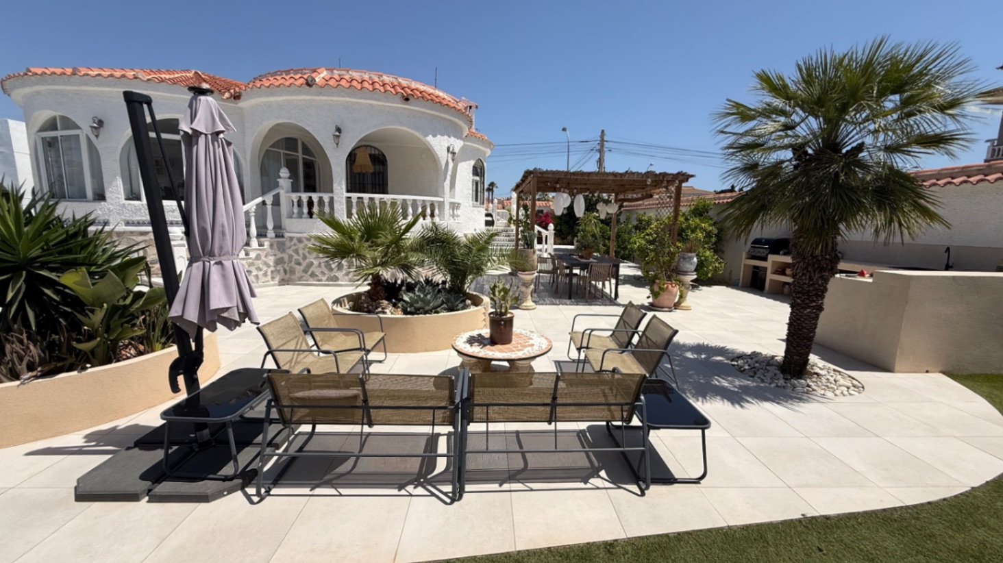 Bathroom in villa for sale in Torrevieja