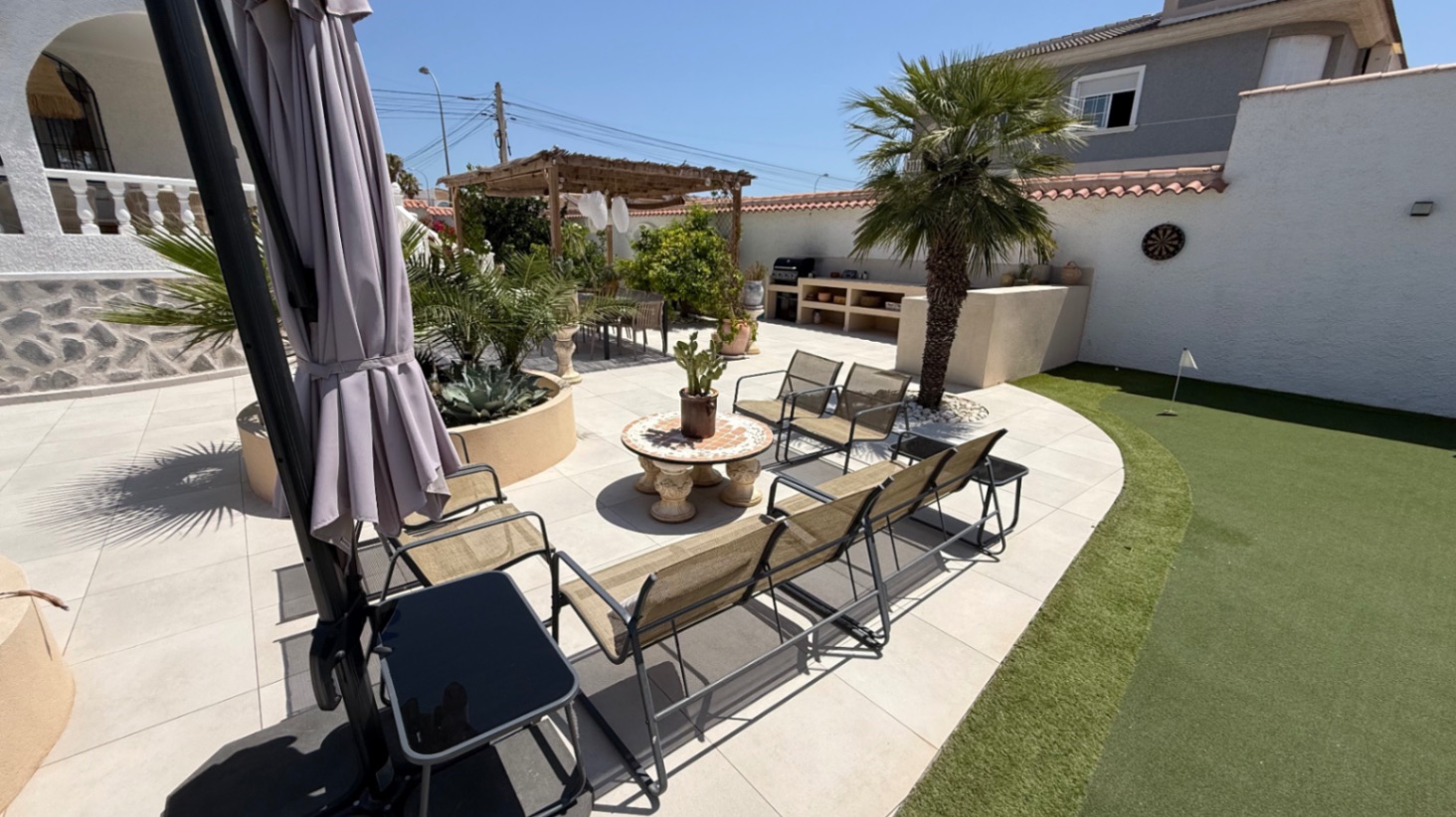Terrace in villa for sale in Torrevieja