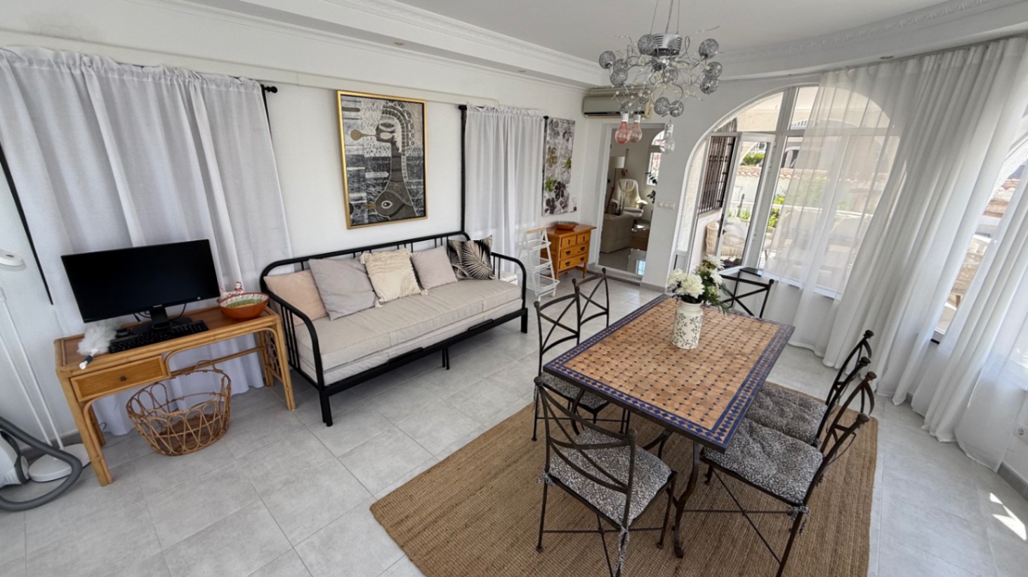 Terrace in villa for sale in Torrevieja
