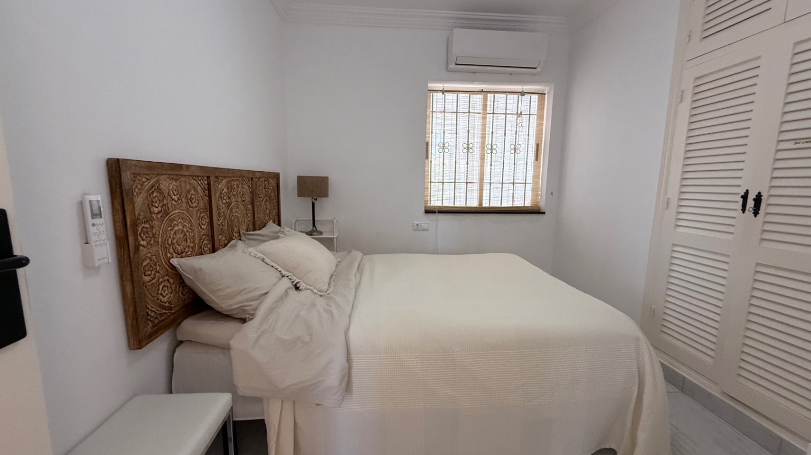 Bedroom in villa for sale in Torrevieja