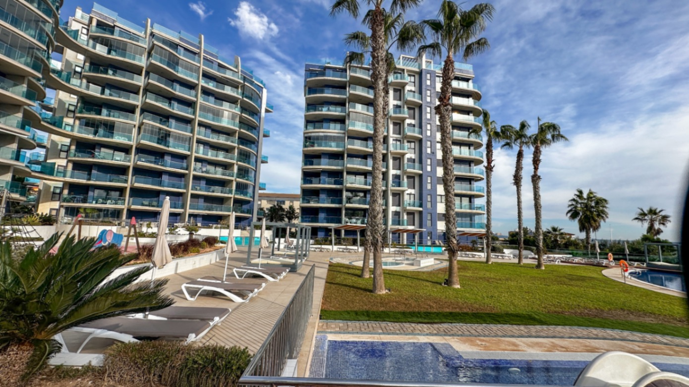 Elegant Two-Bedroom Apartment in Torrevieja Nestled in the heart of the prestigious Costa Blanca Sur
