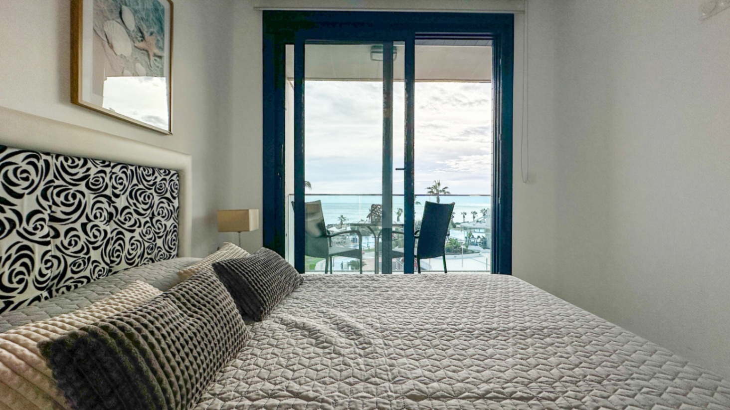 Bedroom in apartment for sale in Torrevieja