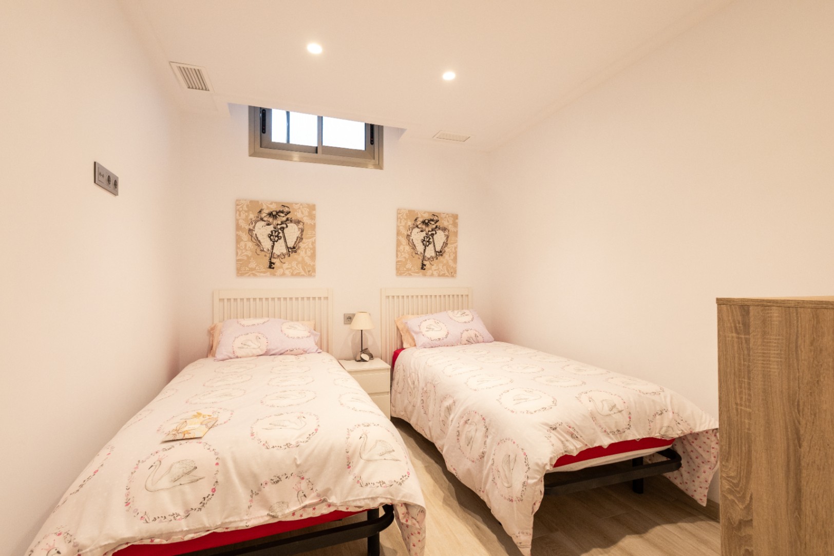 Pool area in villa for sale in Orihuela