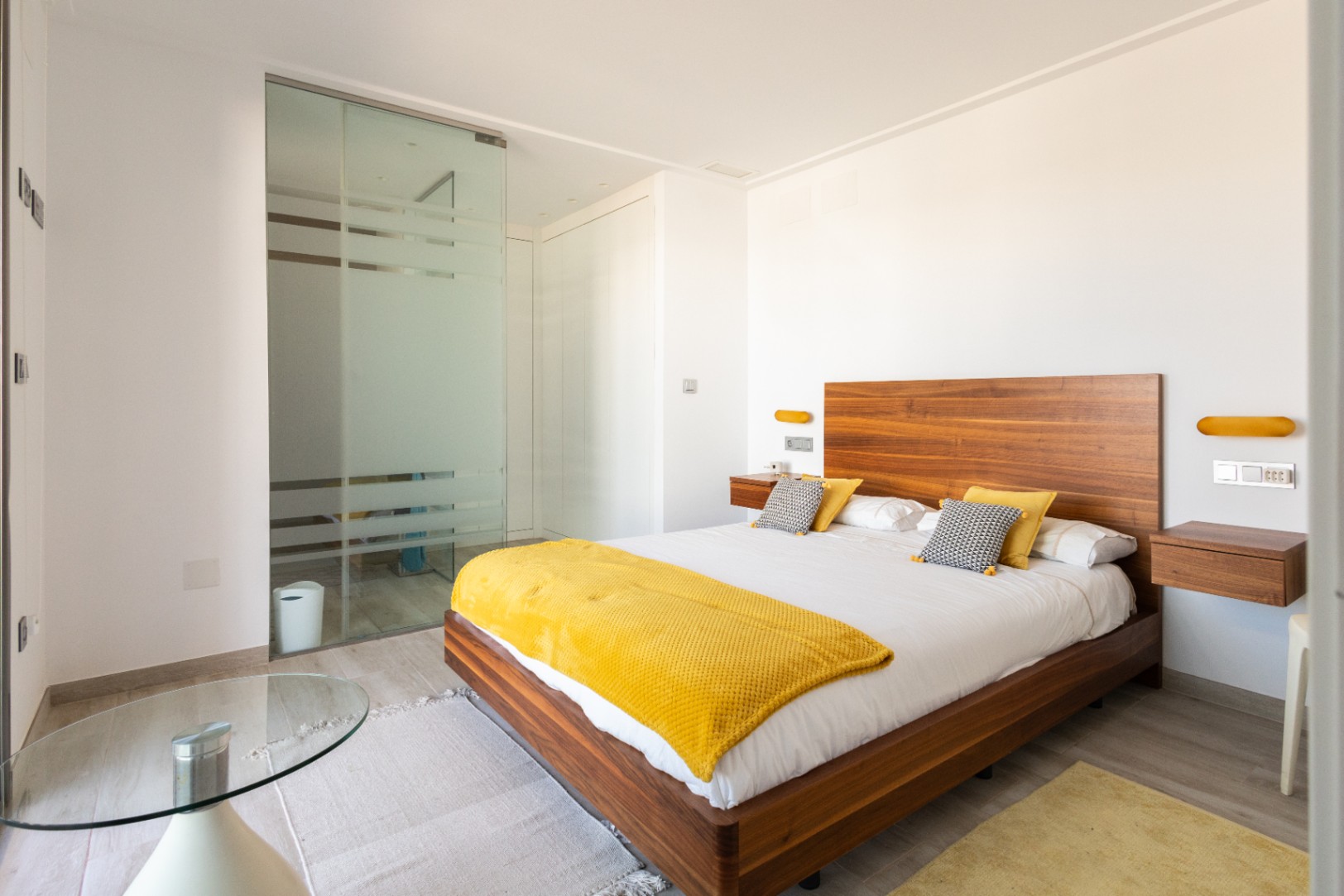 Bedroom in villa for sale in Orihuela