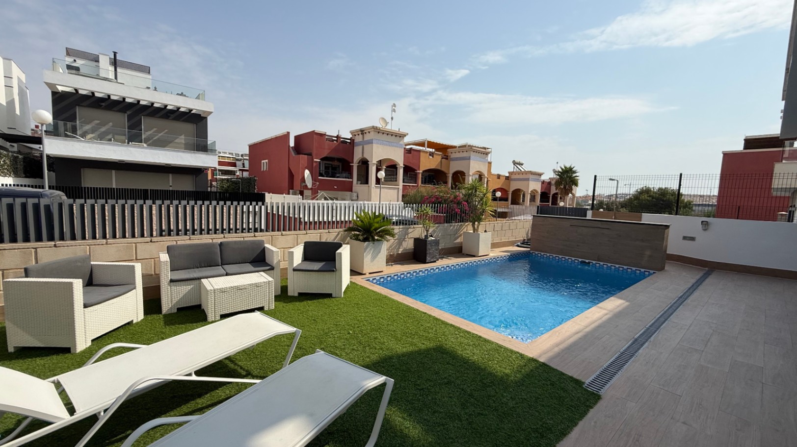 Exterior view in villa for sale in Orihuela
