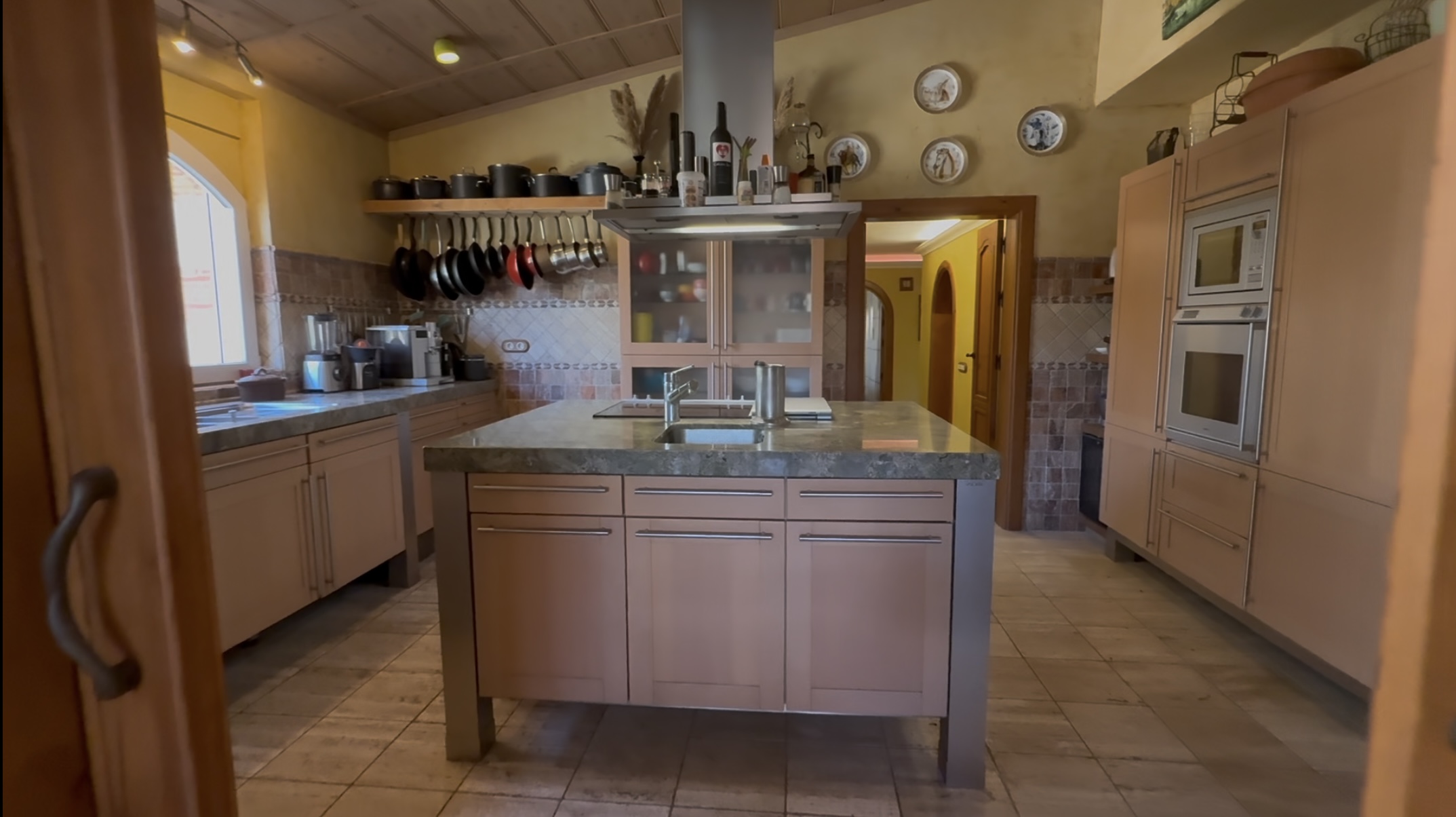 Garden in villa for sale in Cartagena