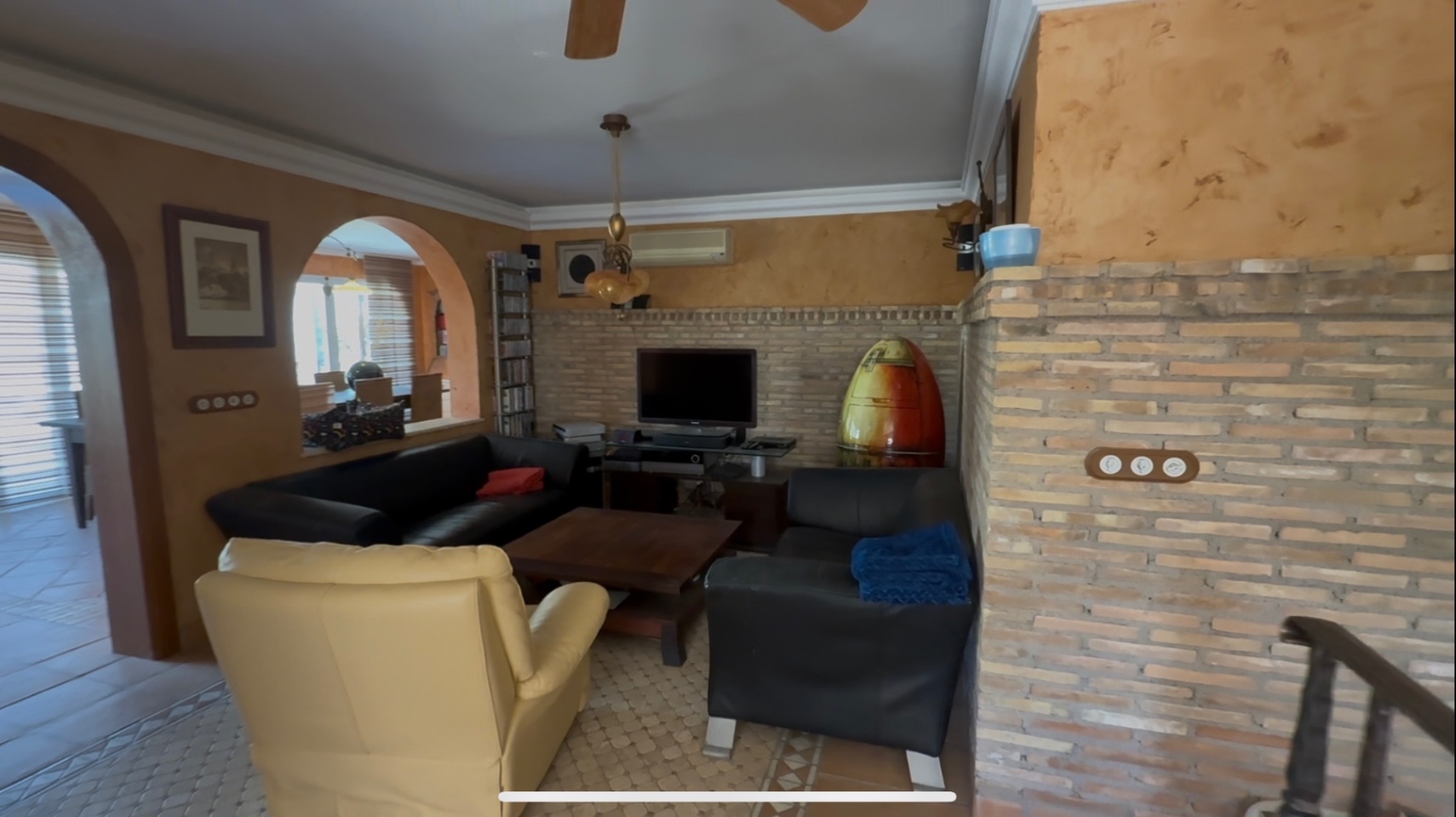Master bedroom in villa for sale in Cartagena