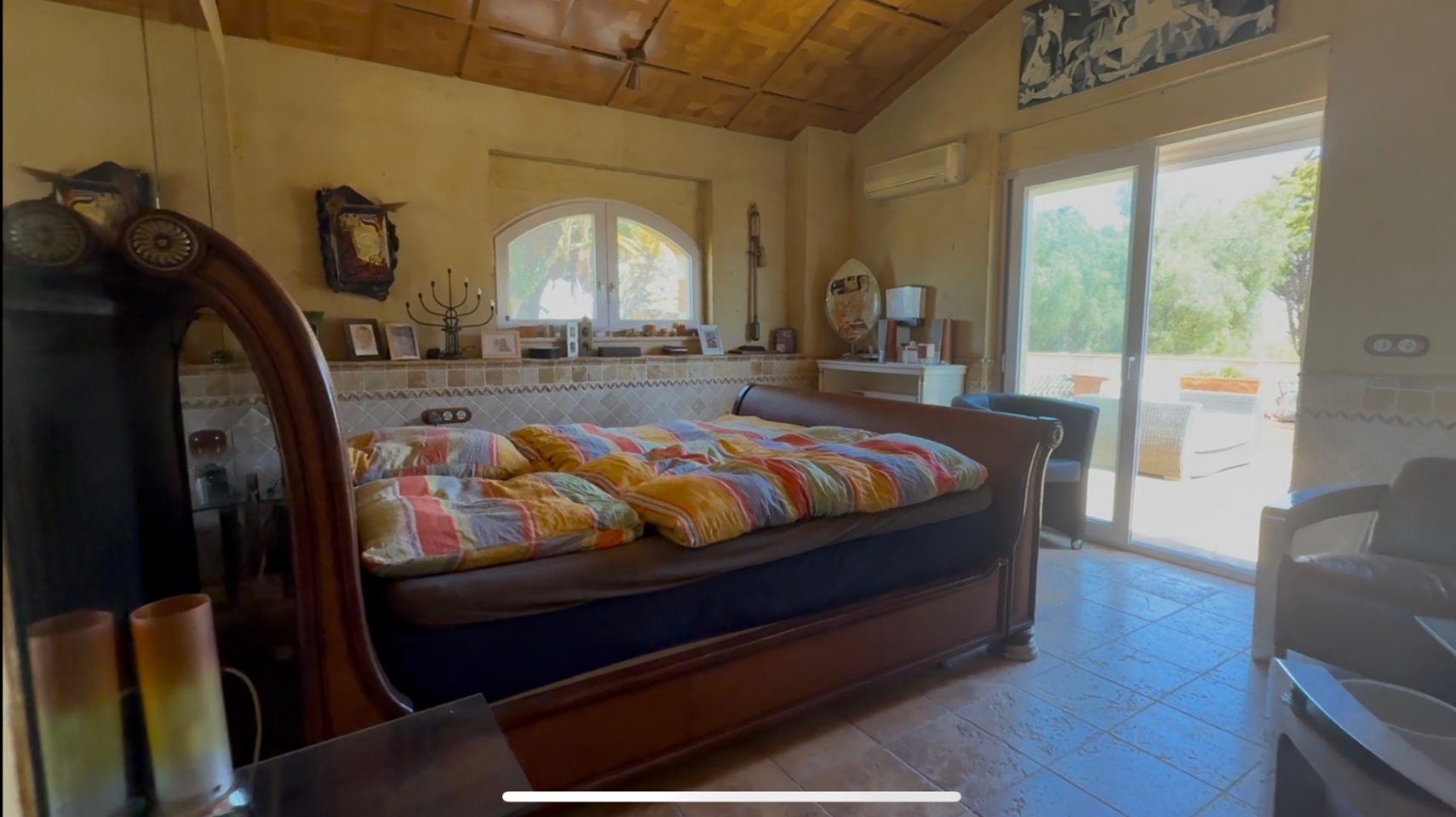 Bedroom in villa for sale in Cartagena
