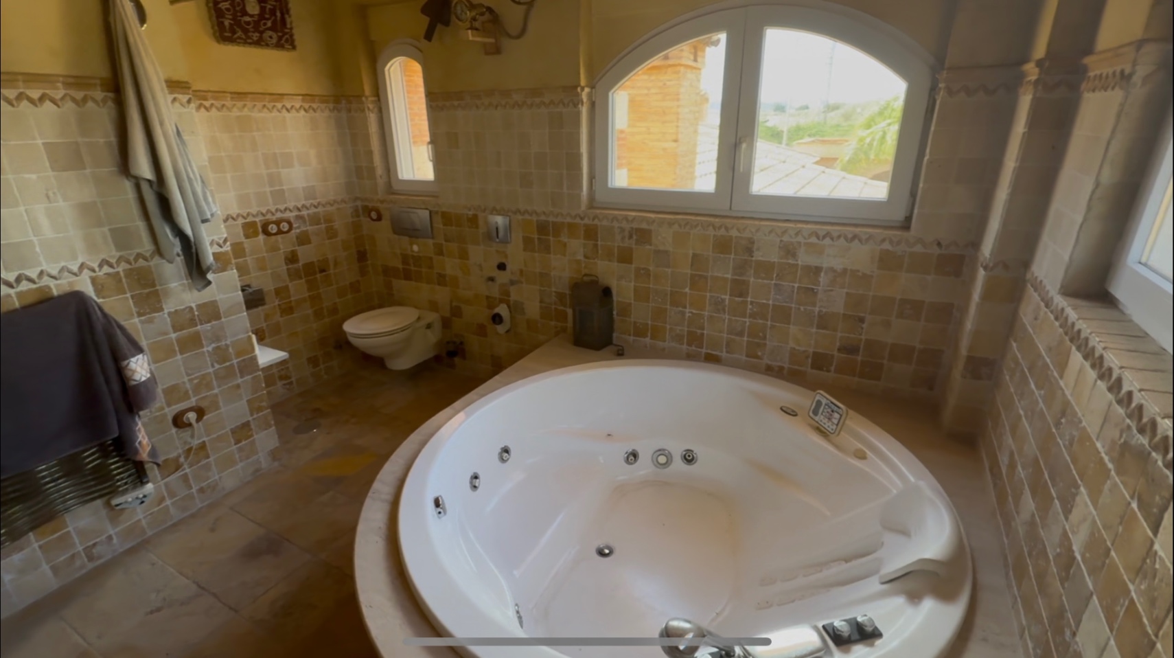 Master bedroom in villa for sale in Cartagena