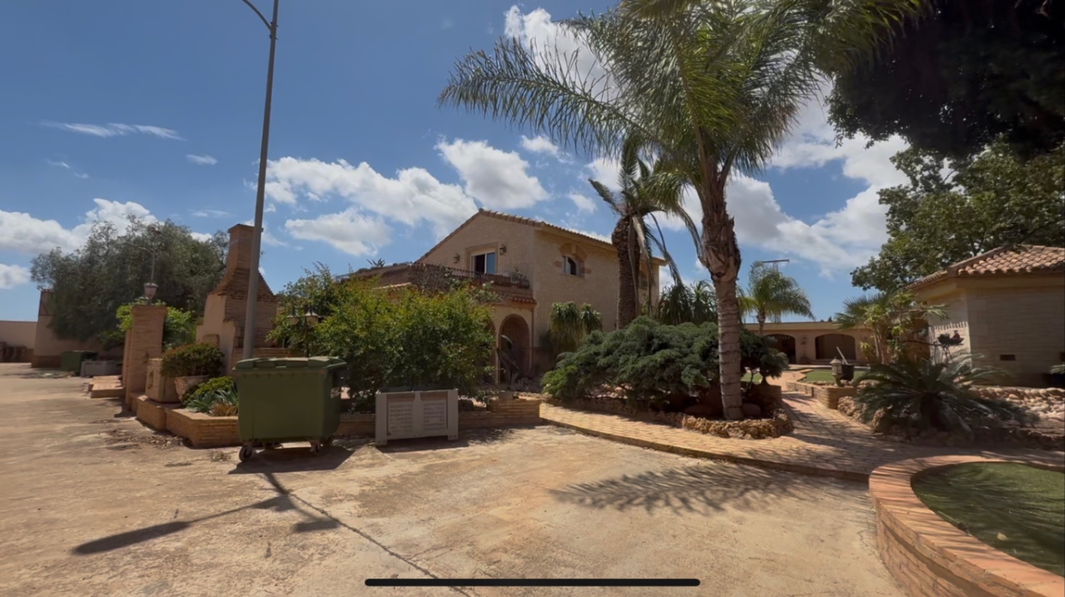 Exterior view in villa for sale in Cartagena