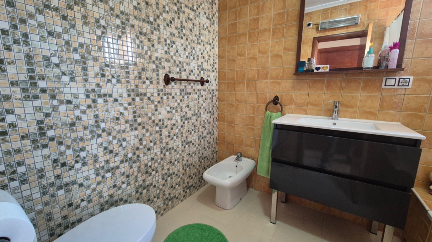 Master bedroom in villa for sale in Torrevieja