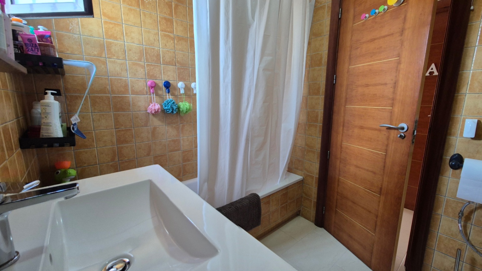 Bathroom in villa for sale in Torrevieja