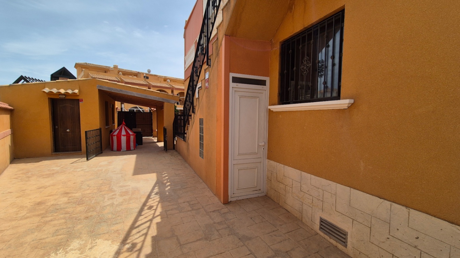 Garden in villa for sale in Torrevieja