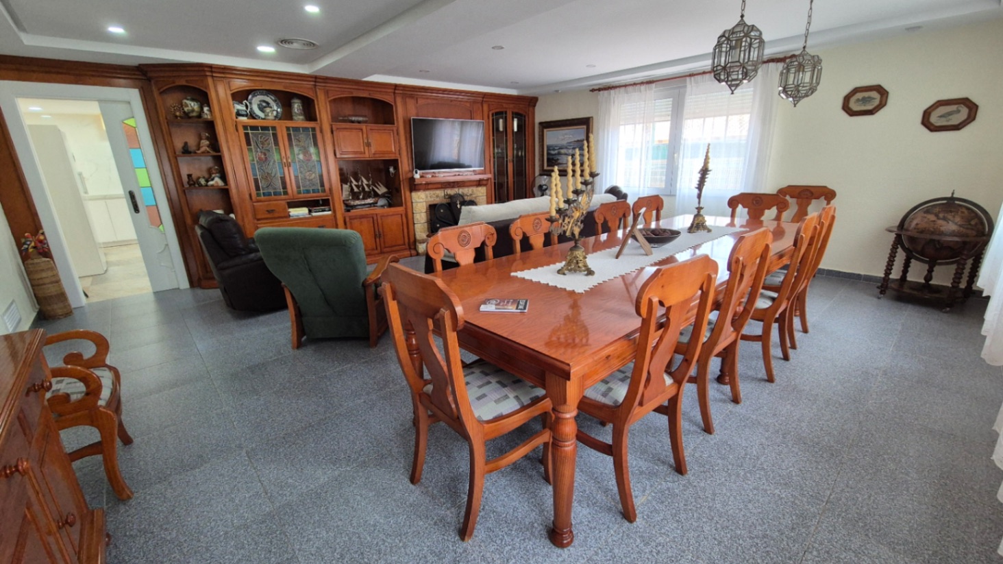 Pool area in villa for sale in Orihuela
