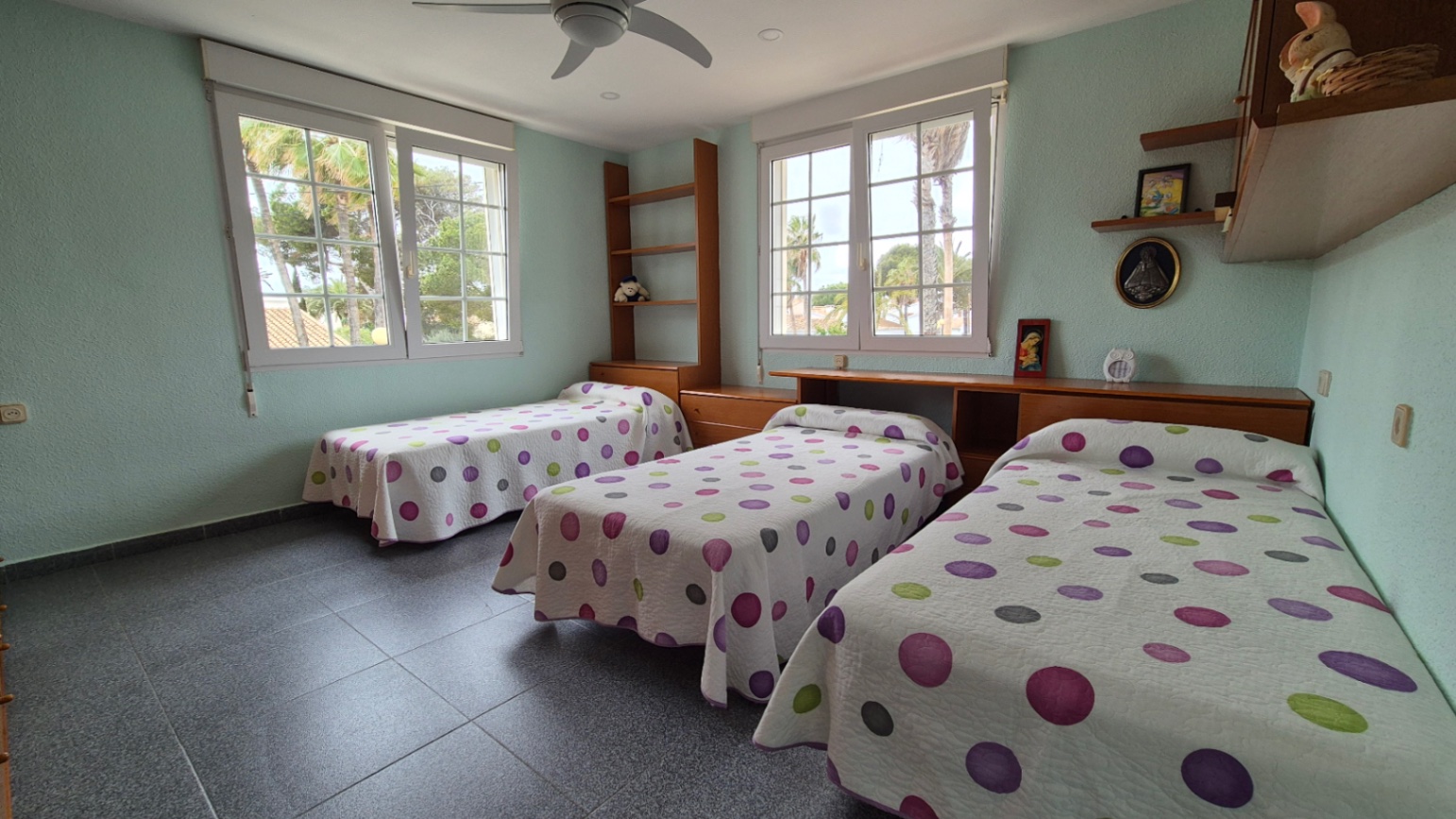 Bedroom in villa for sale in Orihuela