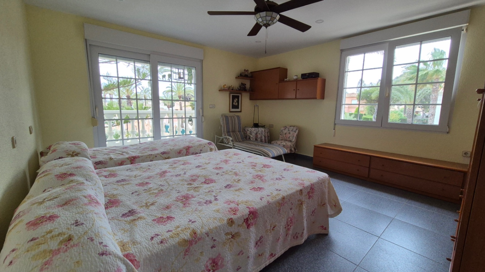 Living room in villa for sale in Orihuela