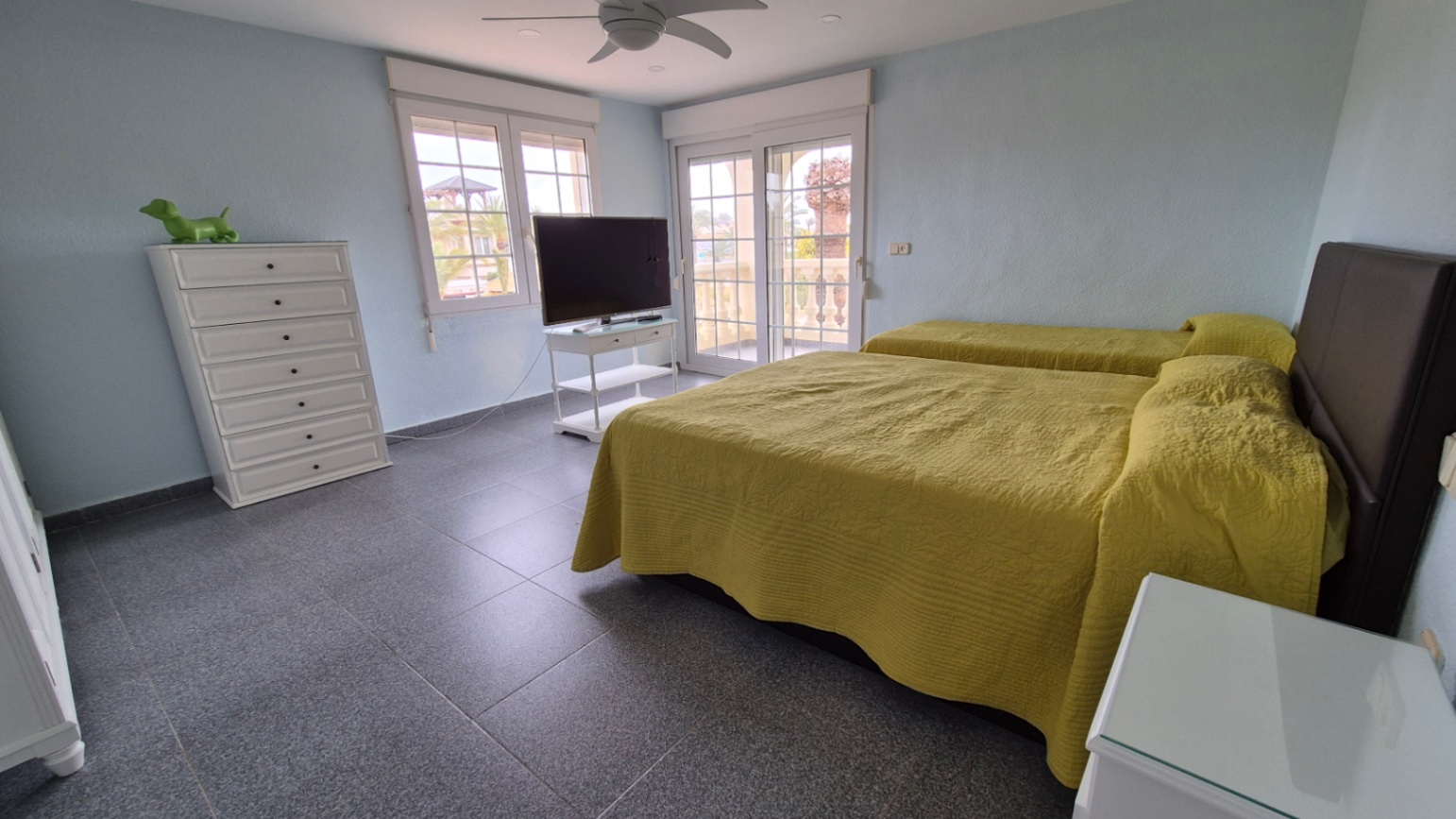 Bathroom in villa for sale in Orihuela