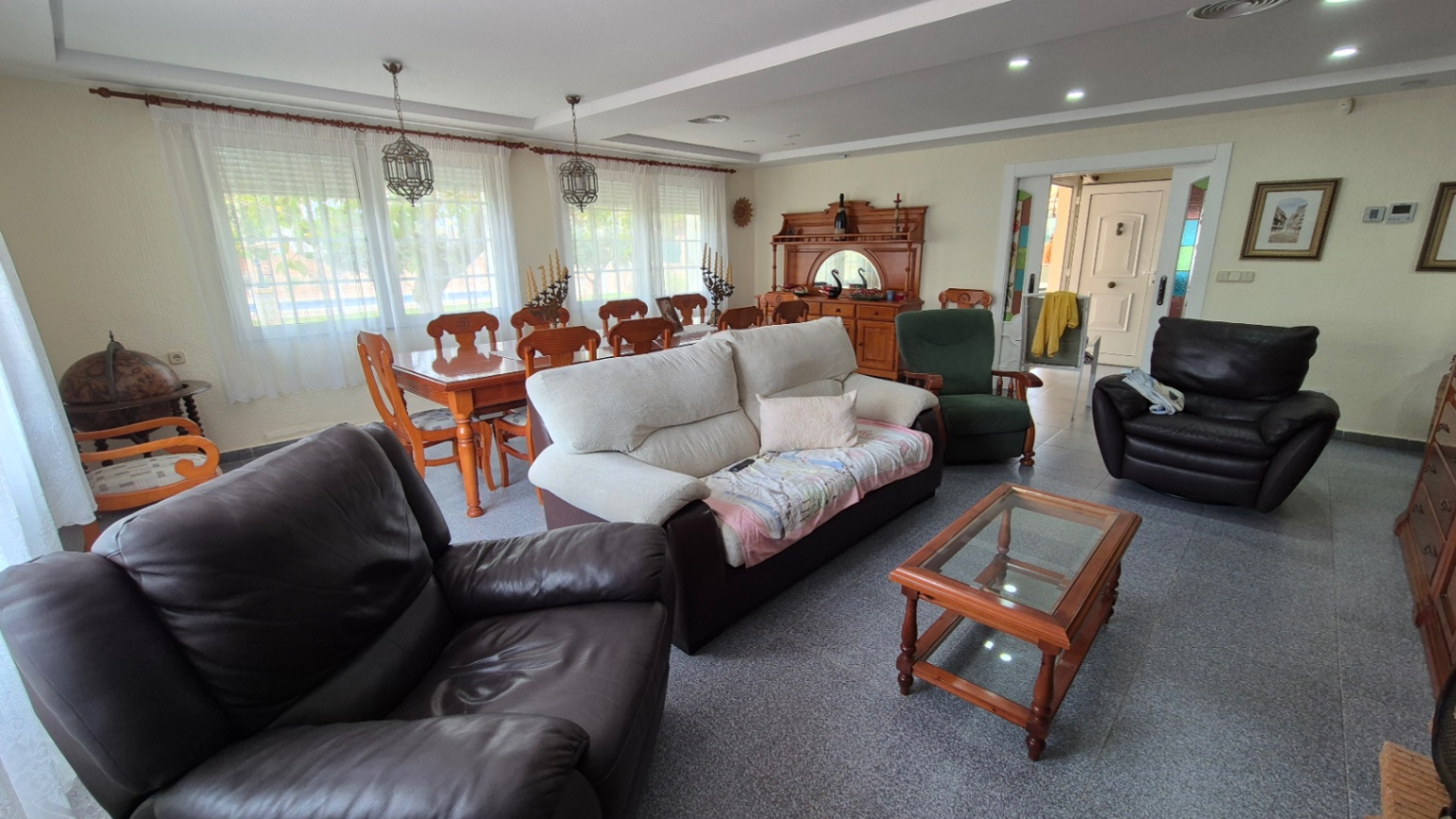 Garden in villa for sale in Orihuela