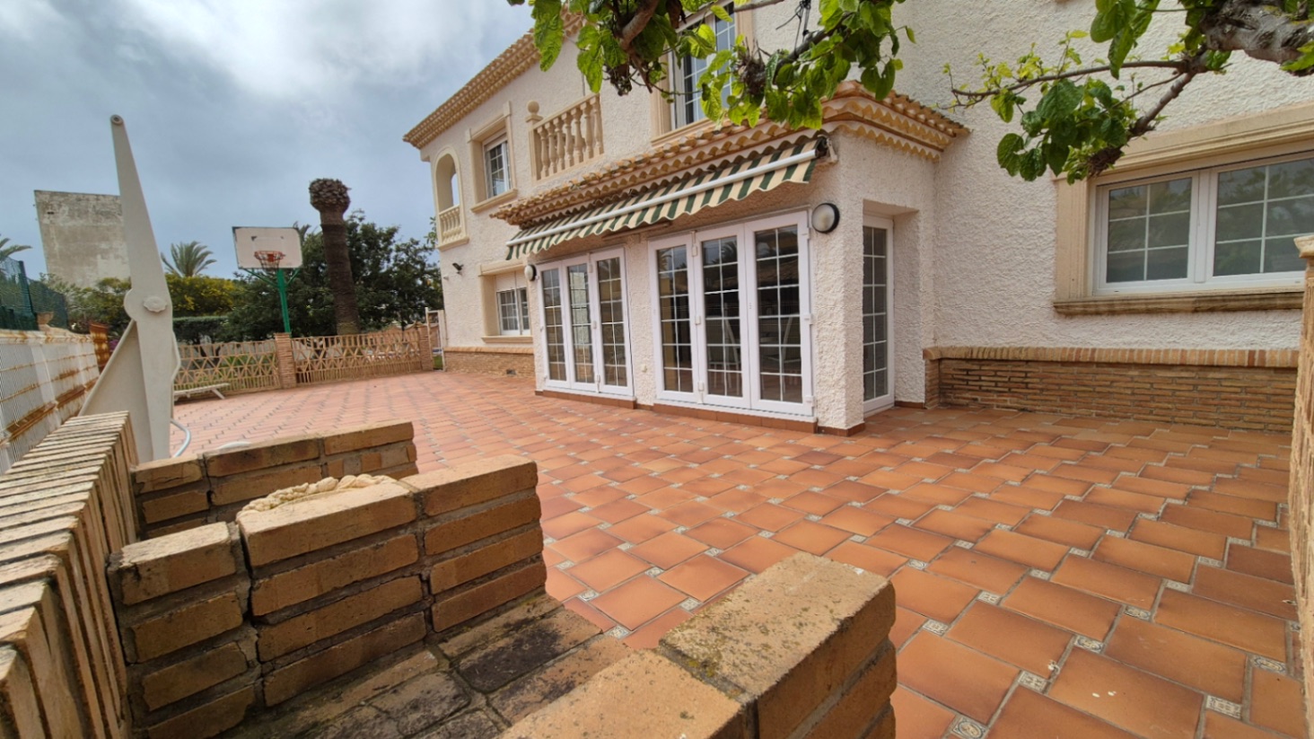 Bedroom in villa for sale in Orihuela