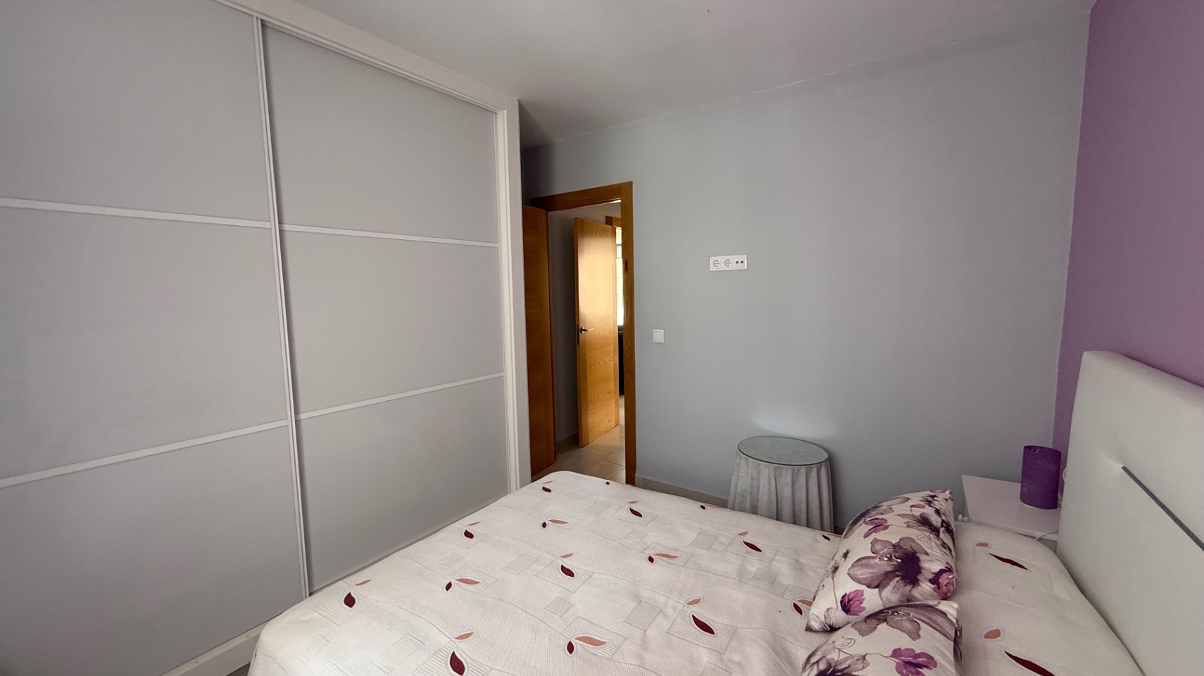 Master bedroom in apartment for sale in Torrevieja