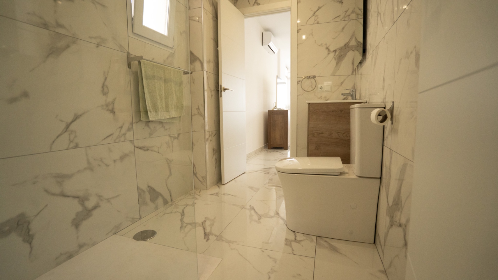 Master bedroom in apartment for sale in Orihuela