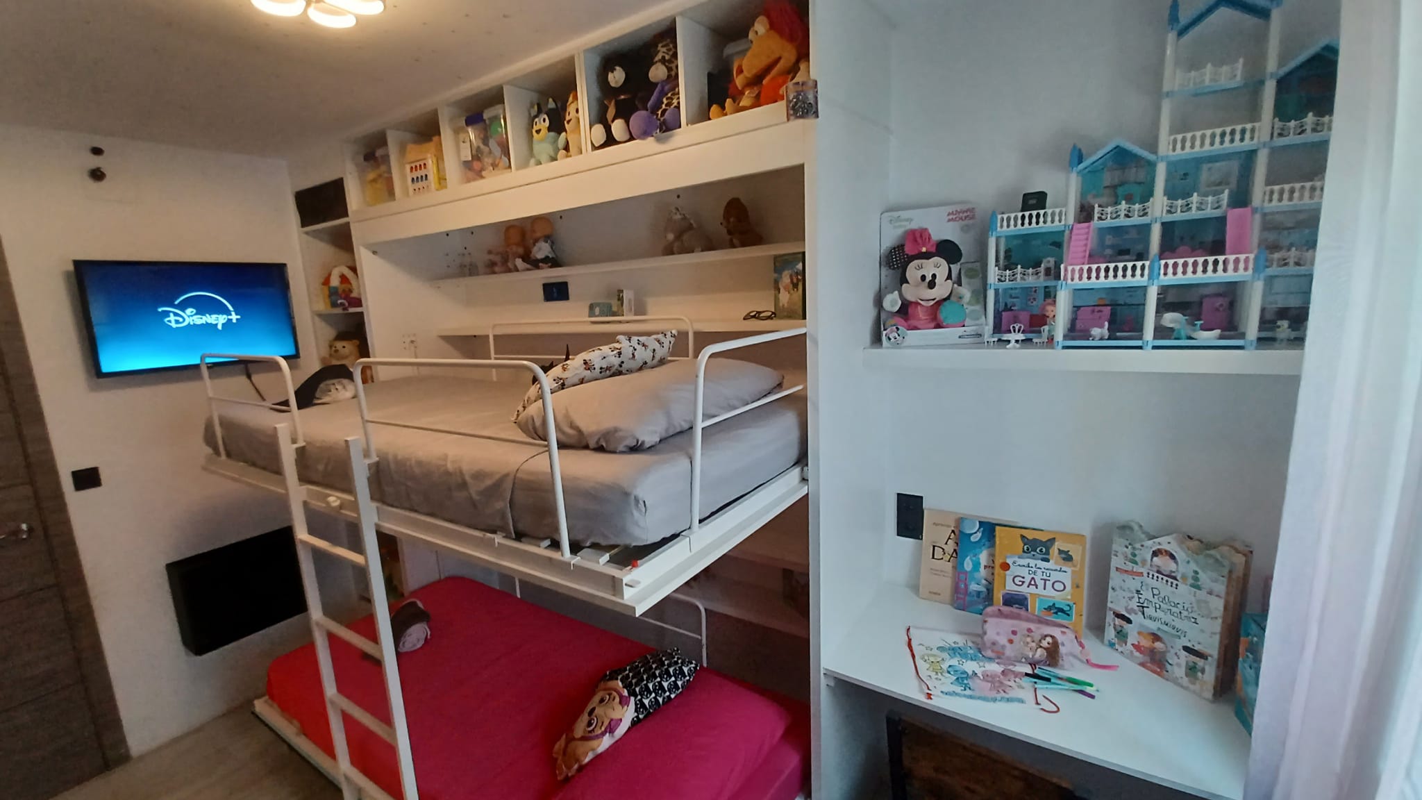 Master bedroom in apartment for sale in Torre de La Horadada