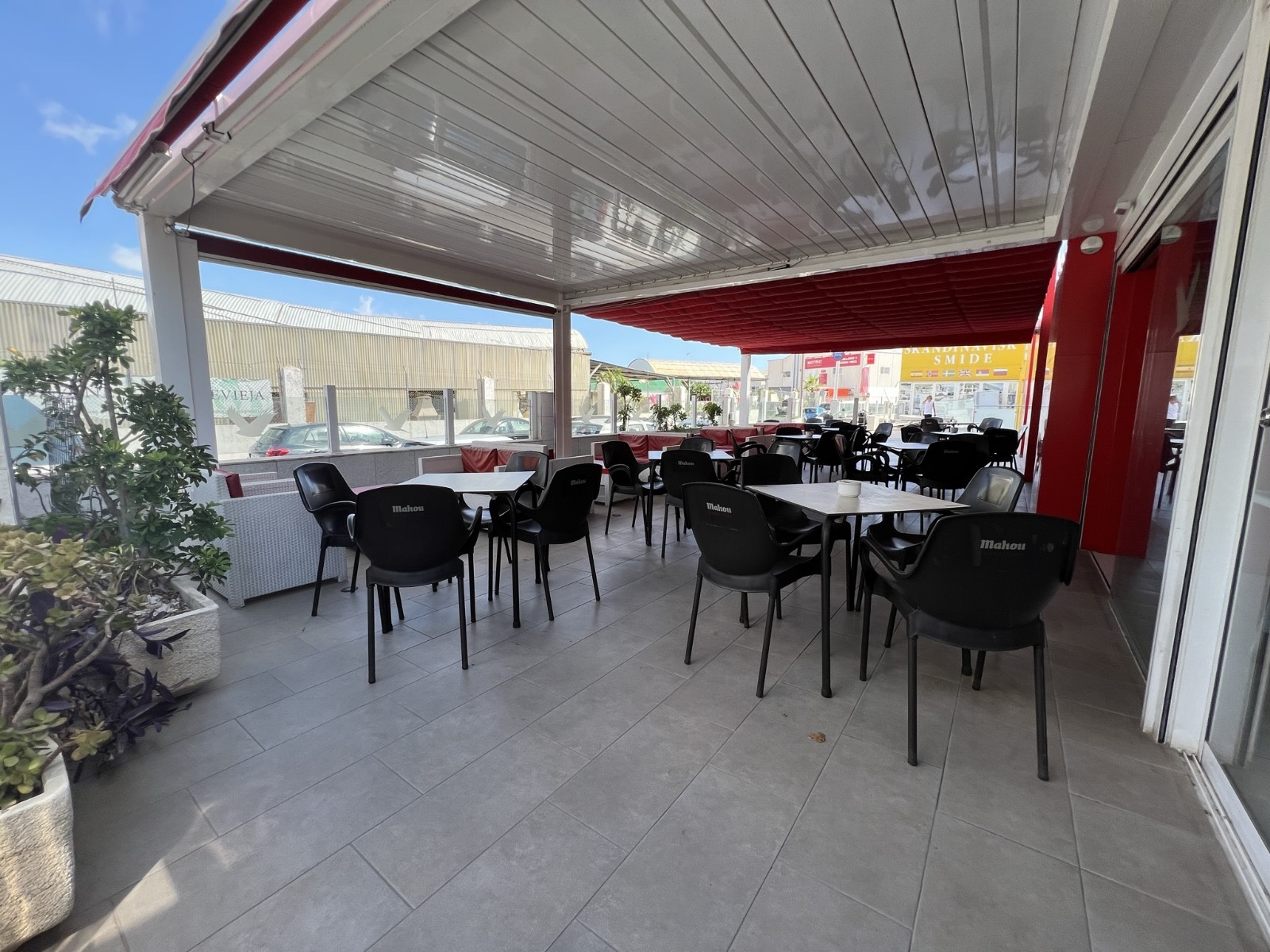 Garden in commercial for sale in Torrevieja