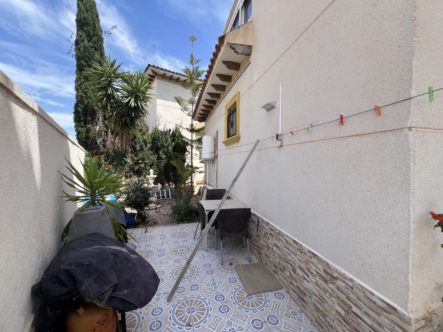 Master bedroom in villa for sale in Orihuela