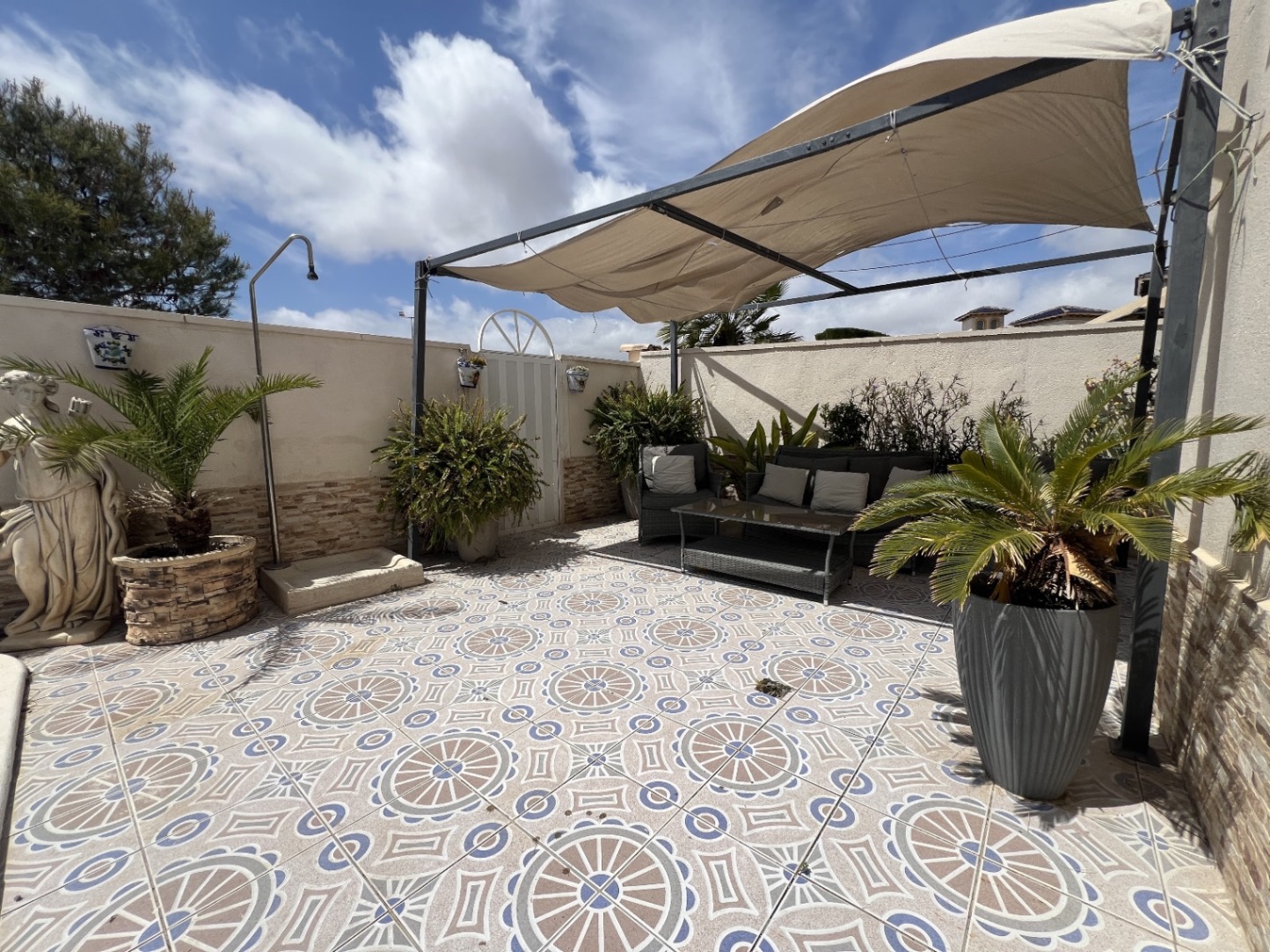 Garden in villa for sale in Orihuela