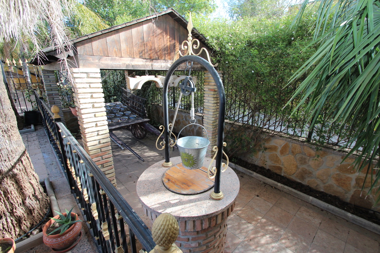 Dining area in finca for sale in Murcia