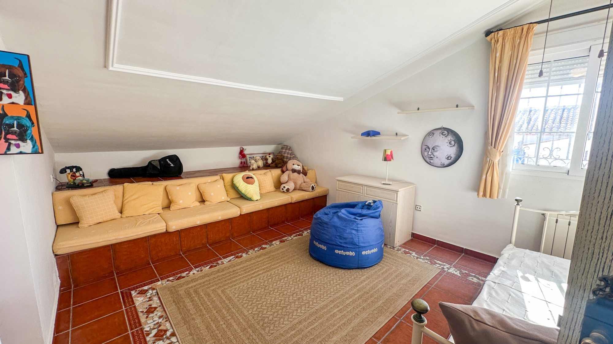 Dining area in villa for sale in La Mata