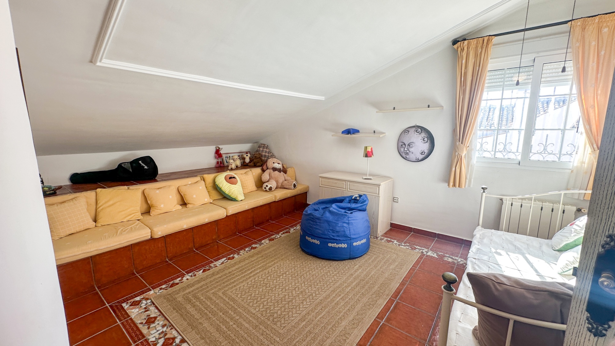Bedroom in villa for sale in La Mata