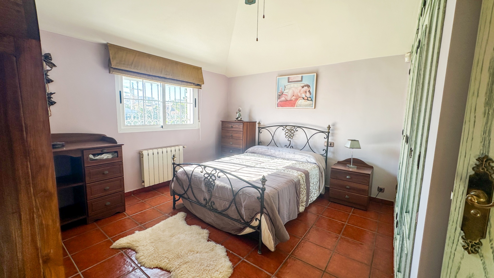 Master bedroom in villa for sale in La Mata