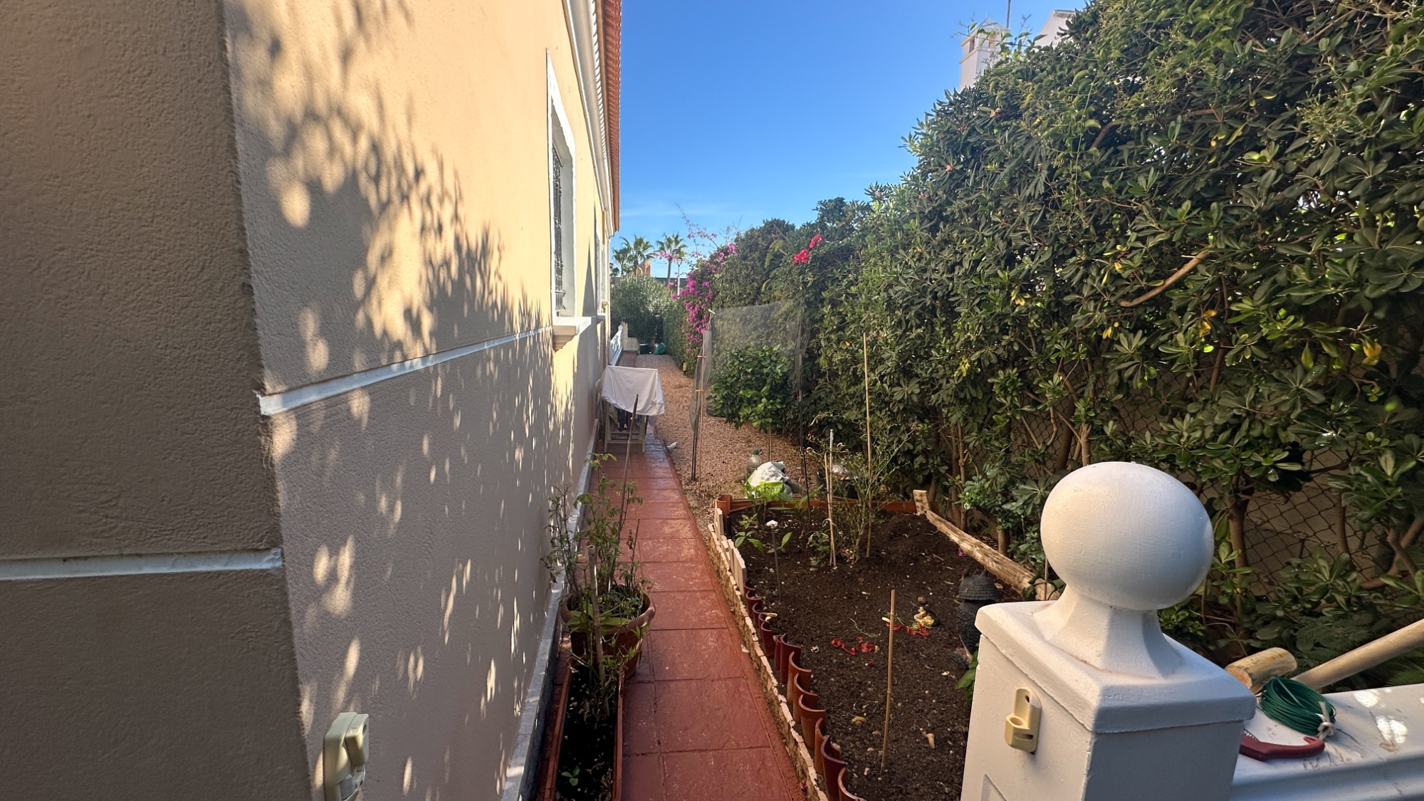 Garden in villa for sale in La Mata