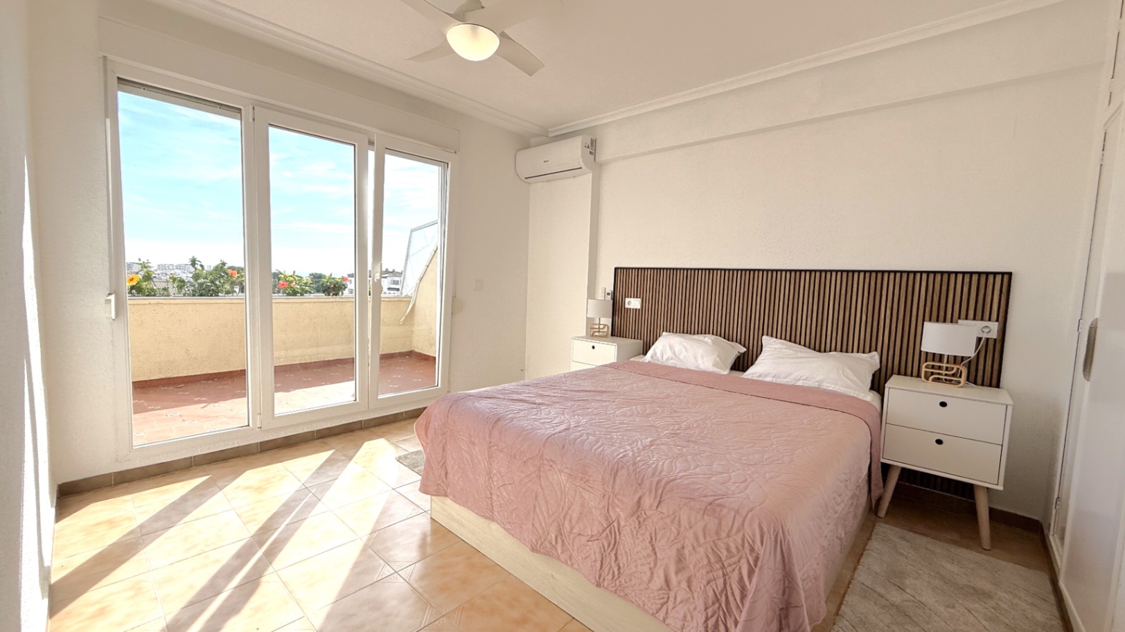 Dining area in penthouse for sale in Torrevieja