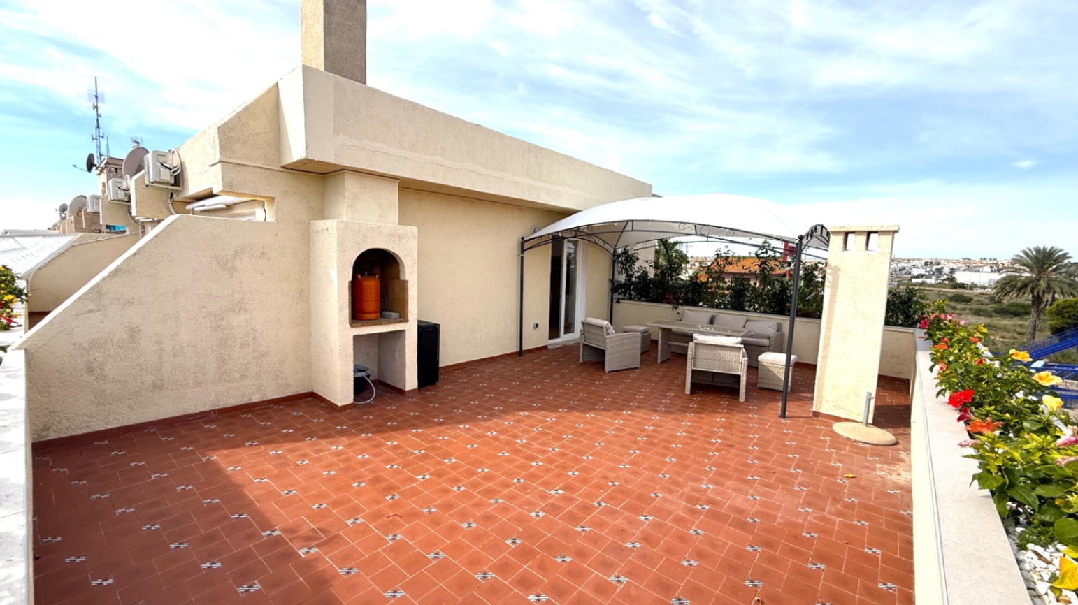 Bathroom in penthouse for sale in Torrevieja