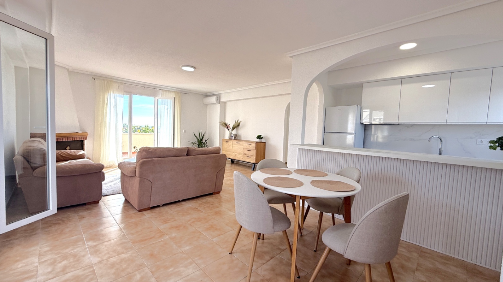 Dining area in penthouse for sale in Torrevieja